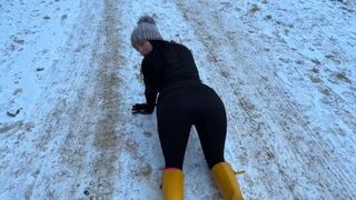 Pubic Snow Farting - porn video